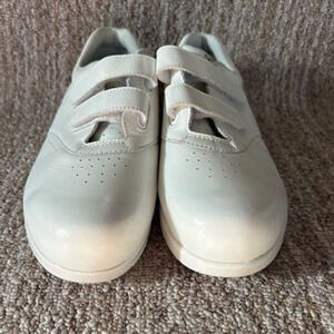 SAS Tripad Hook and Loop Closure Comfort Walking Shoes Size 8.5 N--New